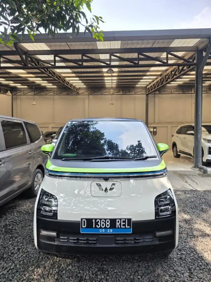 KM 19.000 Wuling Air Ev Long Range AT Matic 2023 Putih ASTINA MOBIL