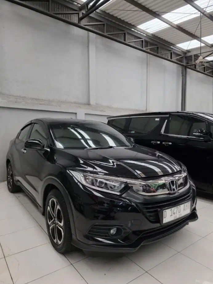 Honda HRV 1.5 E CVT Matic 2019 Hitam ASTINA MOBIL HRV AT No HR-V RS