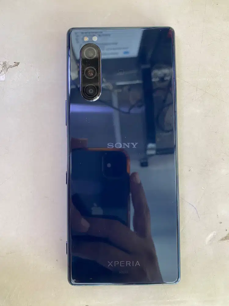 Experia 5 . 6/64 snapdragon 855