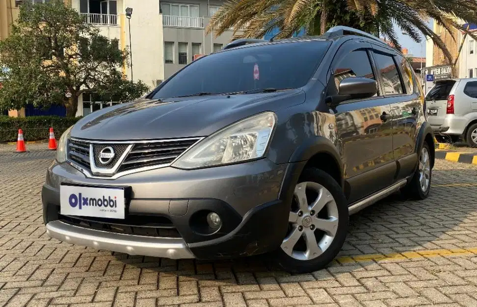 TDP 4,JT Nissan Livina 1.5 X-Gear Bensin-AT Silver 2013