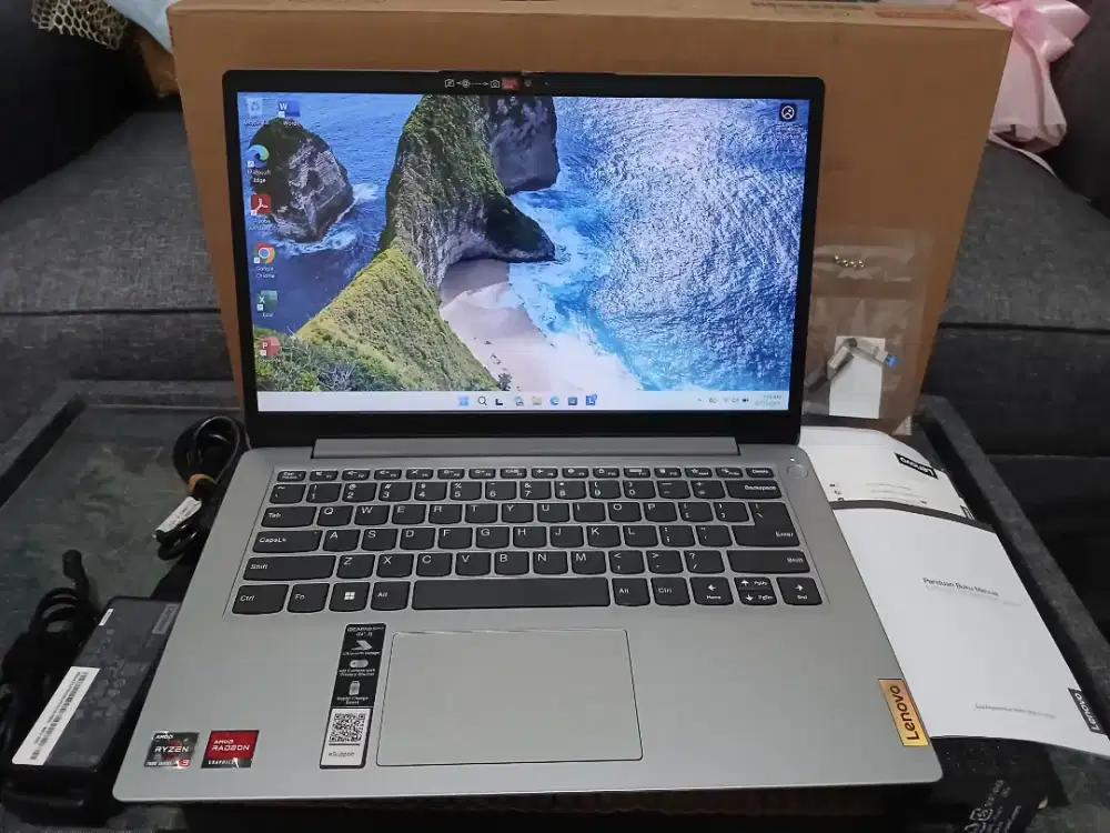 Lenovo Ryzen 3 7320U 8/512GB Fullset