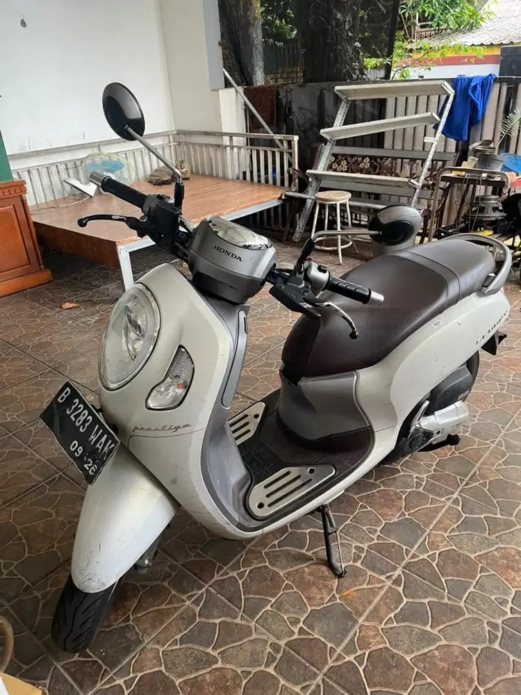 Motor scoopy pristige