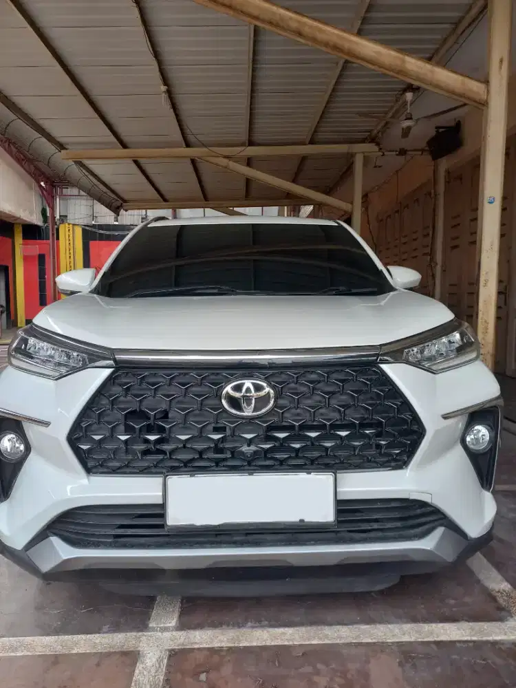 Veloz Q CVT AT 2022 Putih