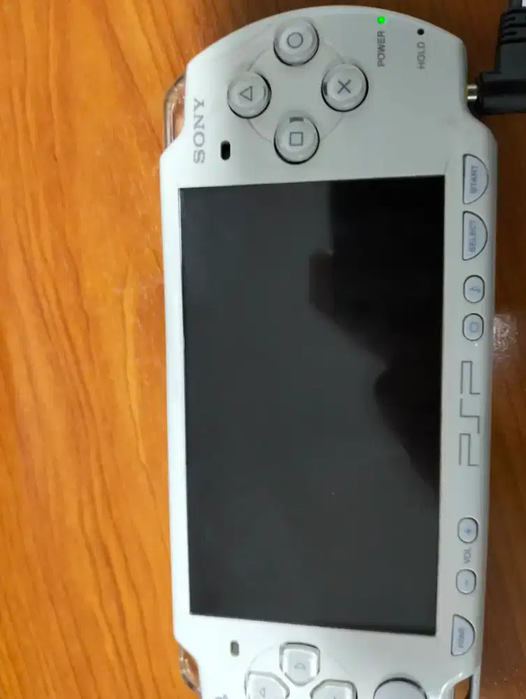 PSP 2000  ada Minus ( buat bahan atau di perbaiki )