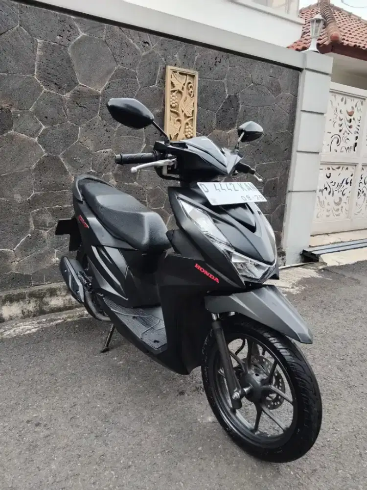 Honda Beat Deluxe 2023 Km 9rbn Cash / kredit