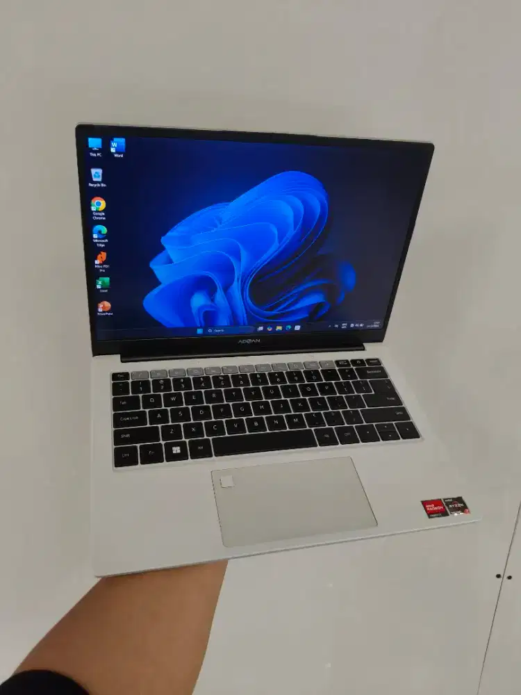 Laptop Advan workplus ryzen 7-7735h ram 16 GB SSD 512 GB likenew