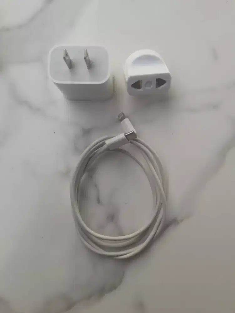 Original Charger Iphone 20W C to Lightnig Fast Charging.