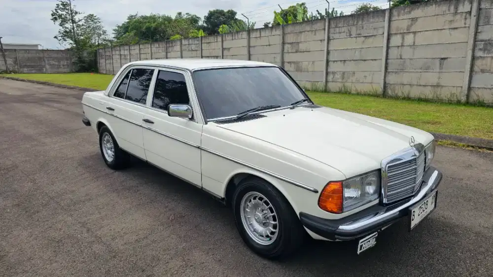 Mercedes-Benz Tiger 200 W123 1986 M102 Putih Automatic Convert Istimew