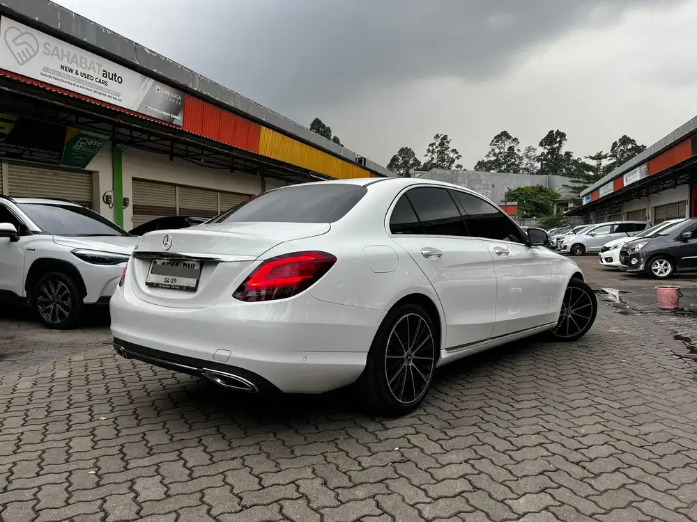Mercedes-Benz C200 2019 Bensin