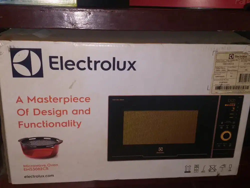 Microwave elektrolux EMS3082CR (GRILL)
