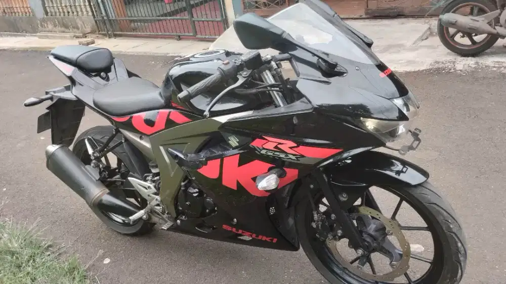 Suzuki GSX R150 2017