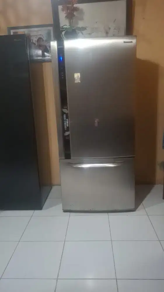 Kulkas panasonic 2 pintu