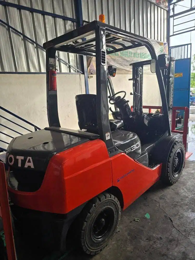 Forklift Toyota 3 Ton,Manual,Tiang 3 Meter,1DZ-II,8FD30,Tahun 2019