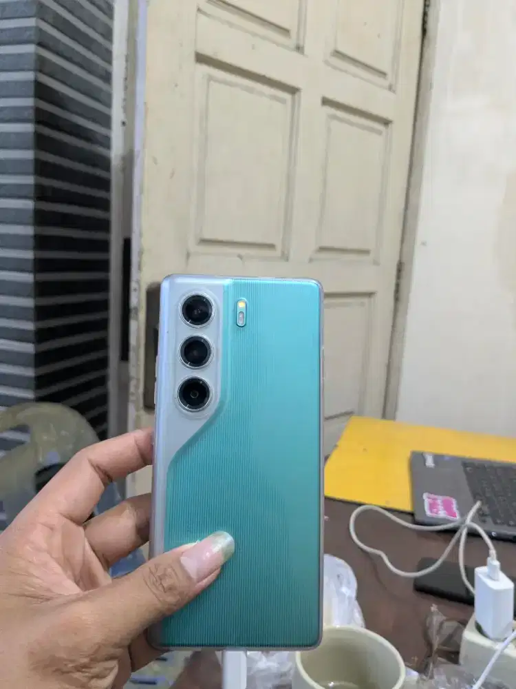 Tecno camon 40 6/256