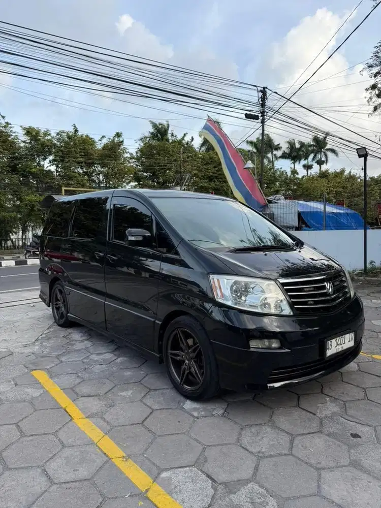 Toyota Alpard V 2004