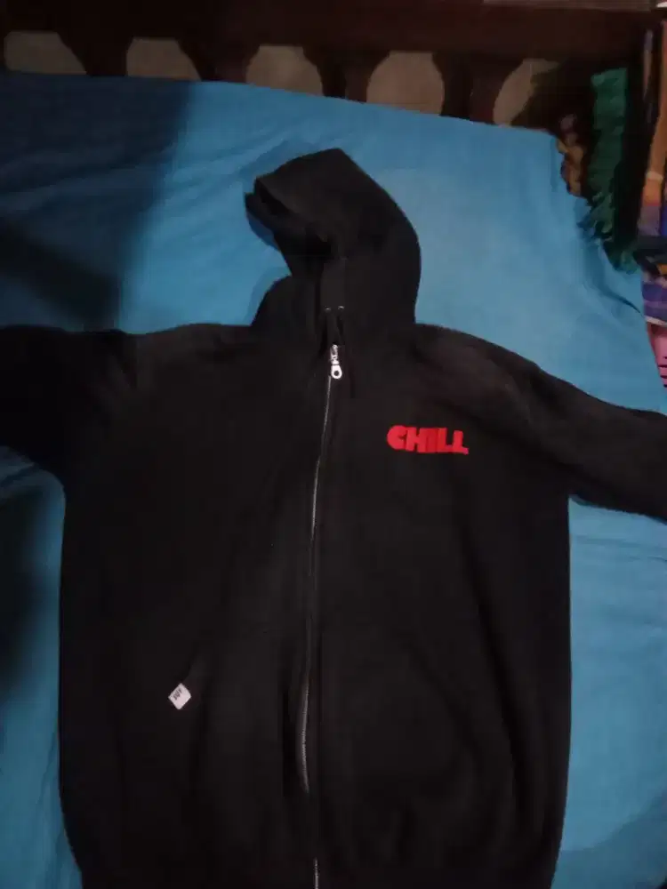 Hoodie hitam CHILL