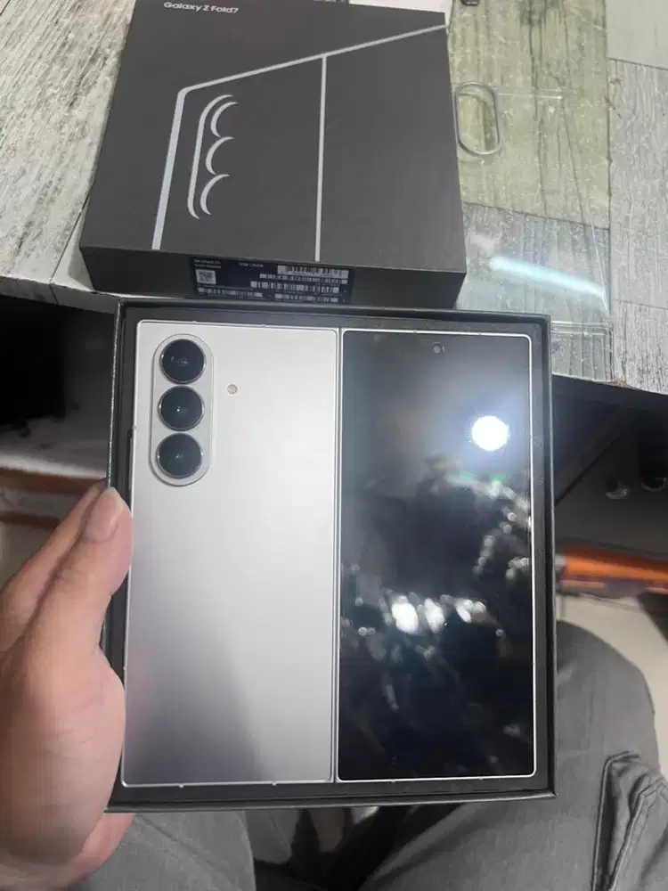 Samsung z fold 7 256 fullset original resmi baru 4bulanan harga net aj