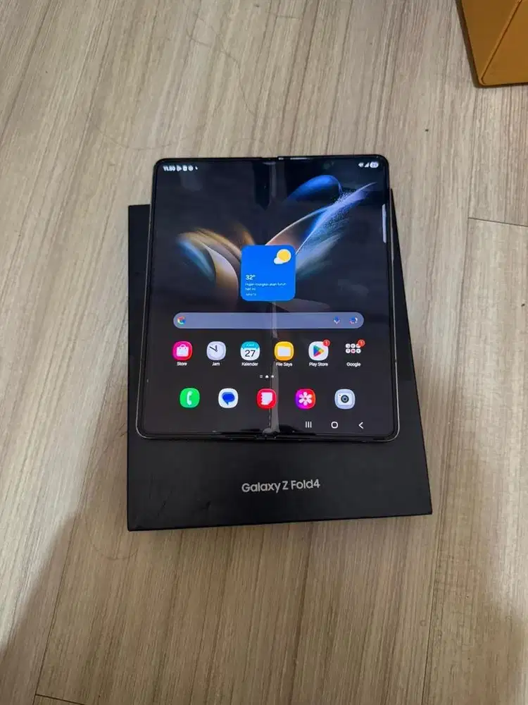 Samsung Fold 4 minus tompel murah fullset 12/512