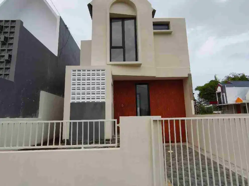 Rumah 2 lantai tipe raffles dekat area kampus