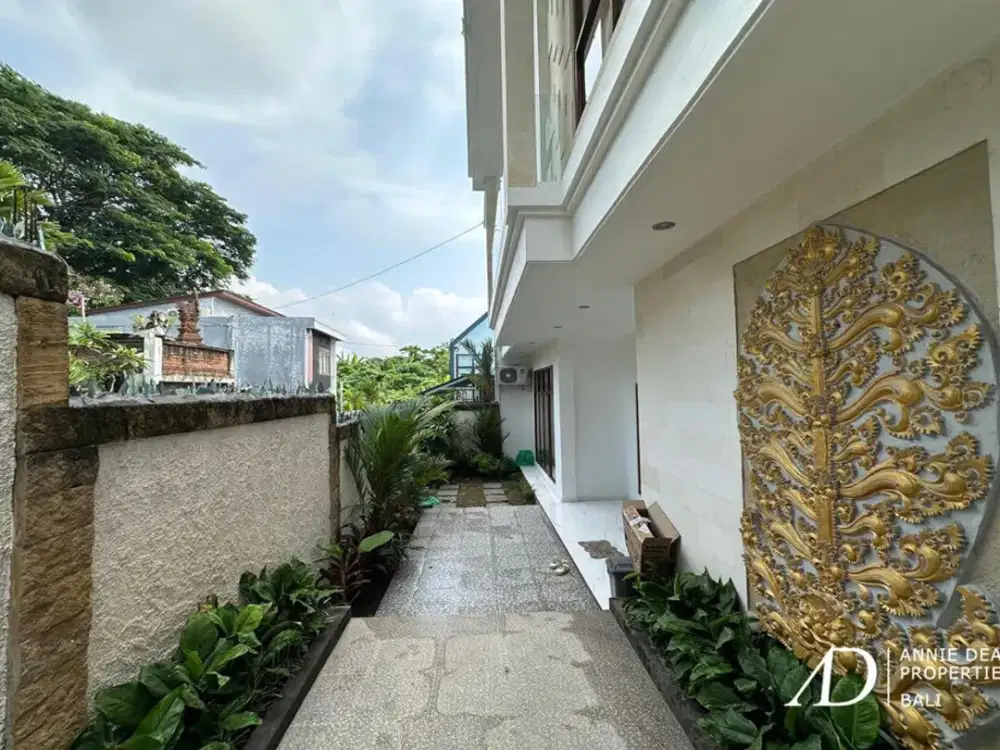 FREEHOLD | CONTEMPORARY VILLA IN CEMAGI