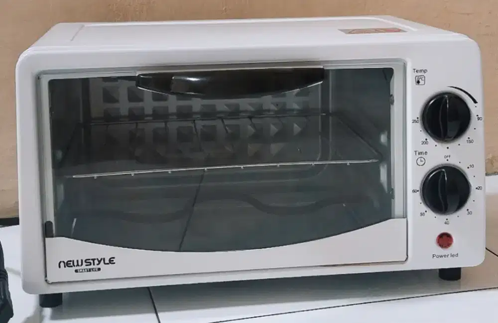 OVEN LISTRIK NEWSTYLE Y06