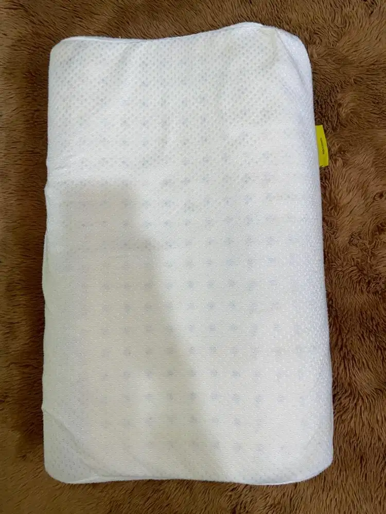 Dunlopillo Pillow Ergo Green Tea 60 x 40 cm FREE 2 Buah Sarung Bantal