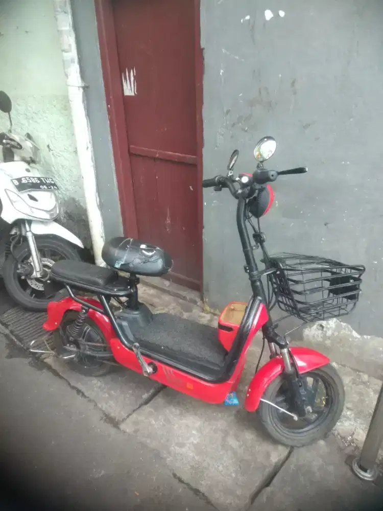 Sepeda listrik uwinflay