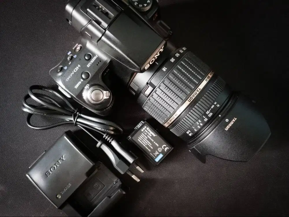 KAMERA DSLR SONY SLT A35 LENSA ZOOM 18 - 200MM TAMRON MULUS LIKE NEW