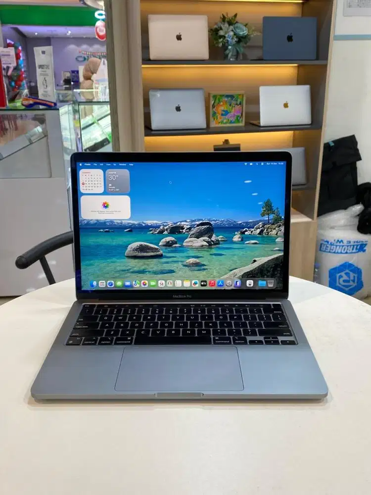 MacBook Pro M1 2020 16/512Gb