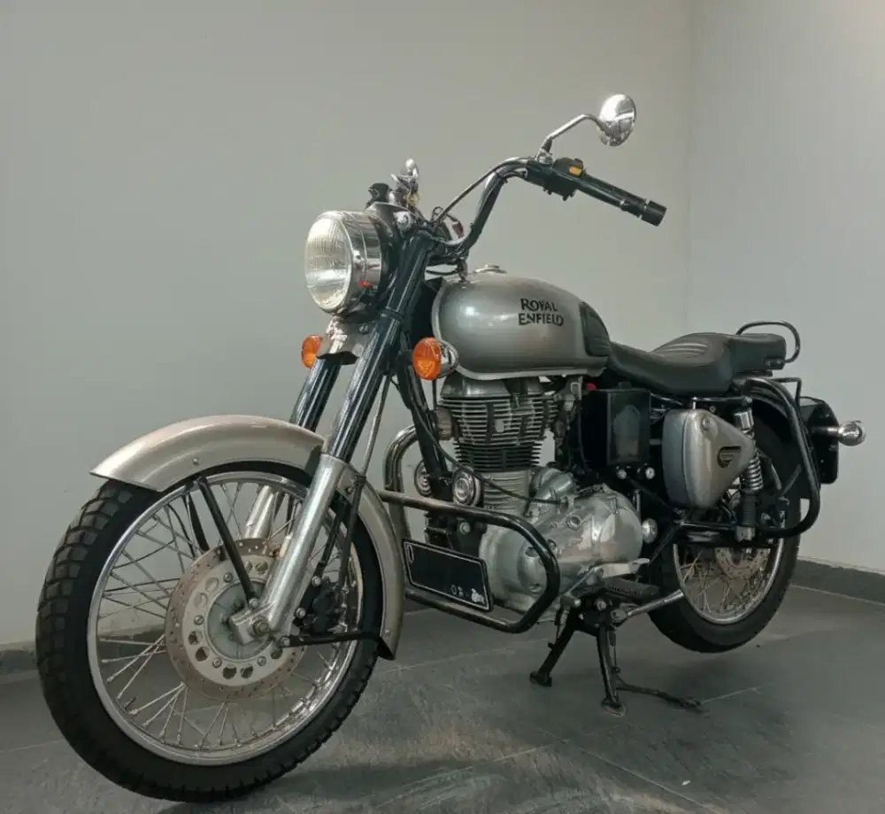 Motor simpanan Royal Enfield Bullet Classic 350 cc Terawat KM Rendah