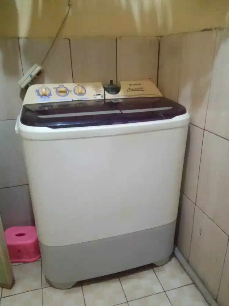 Mesin cuci 2 tabung merk Sharp