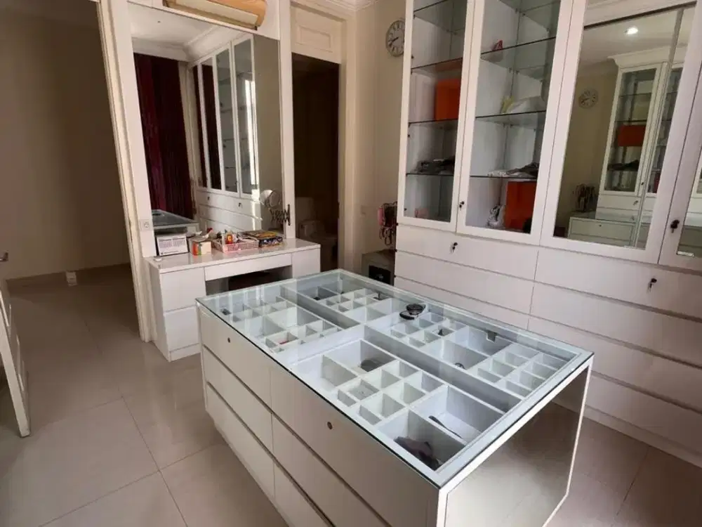 DIJUAL CEPAT RUMAH MINIMALIS TERAWAT DI LARIZ WOOD, PAKUWON INDAH