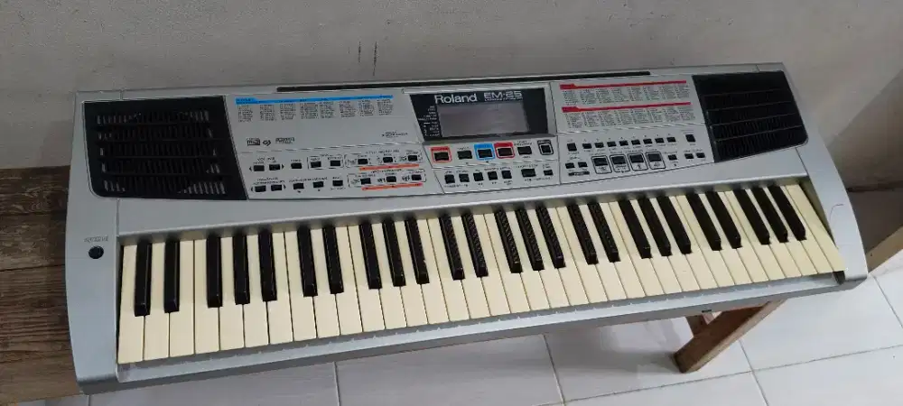 Keyboard roland em25