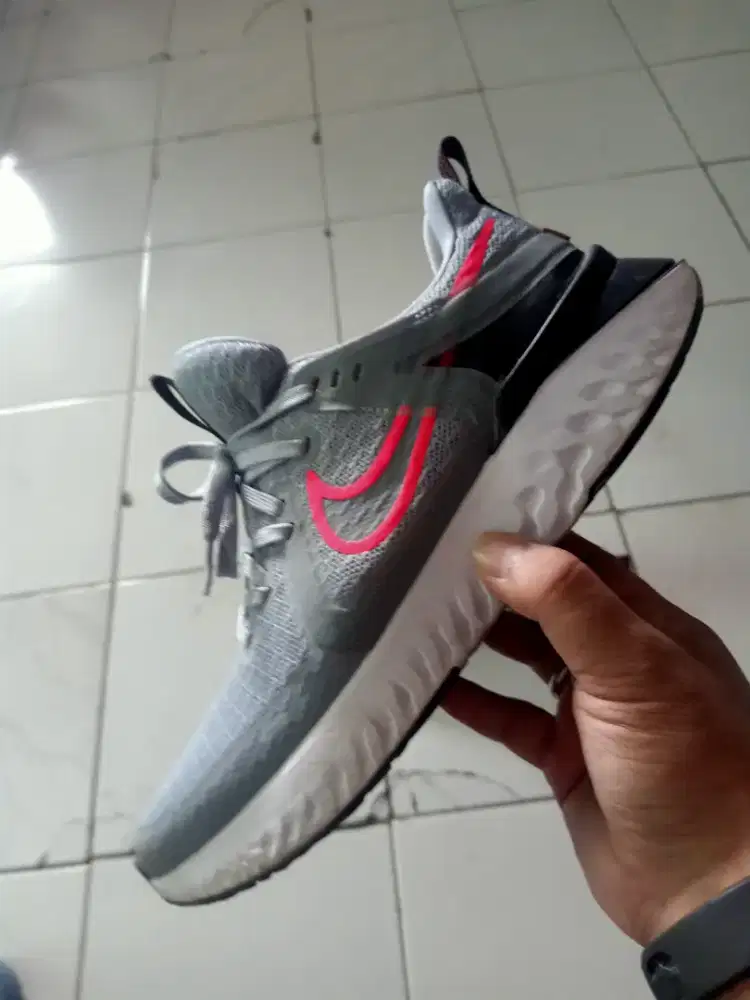 Original Nike Legend React Seperti baru no 42