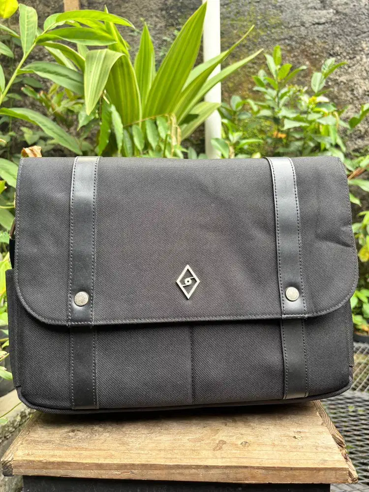 Mencheres Camera Bag | Tas Kamera Menkeres | Selempang Kamera