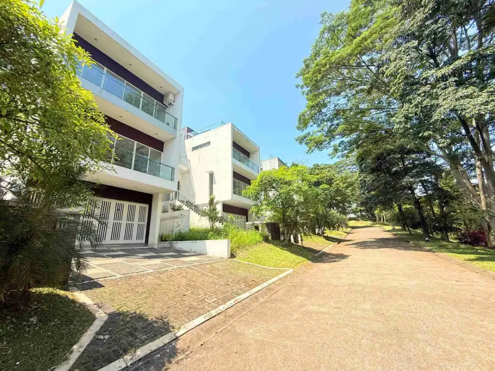 Rumah Modern 3 Lantai Dijual Include AC dan Kitchen Set Lokasi 3 Menit Exit Tol Sentul City, Bogor