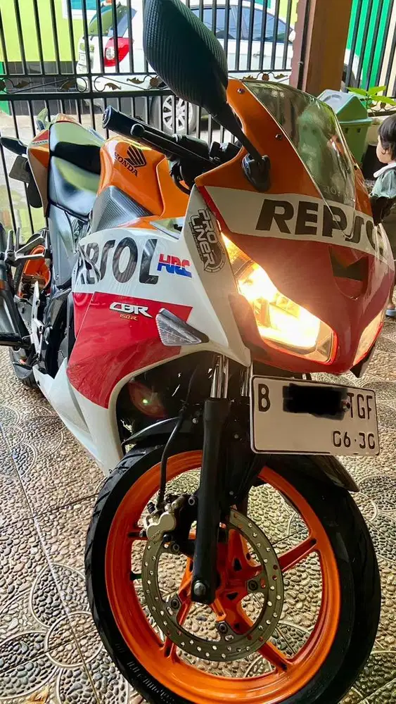 CBR 150 R di jual cash