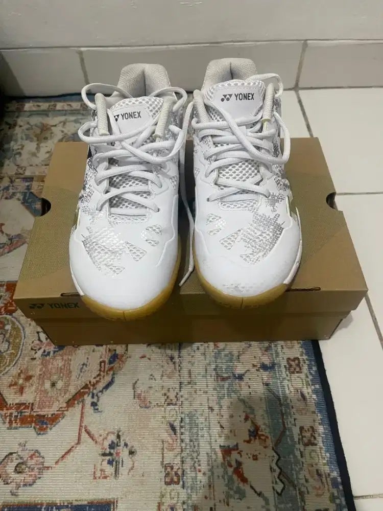Sepatu Badminton Yonex