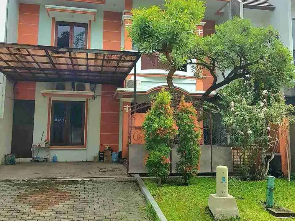 Jual Rumah Cantik 2 lantai di Graha Famili