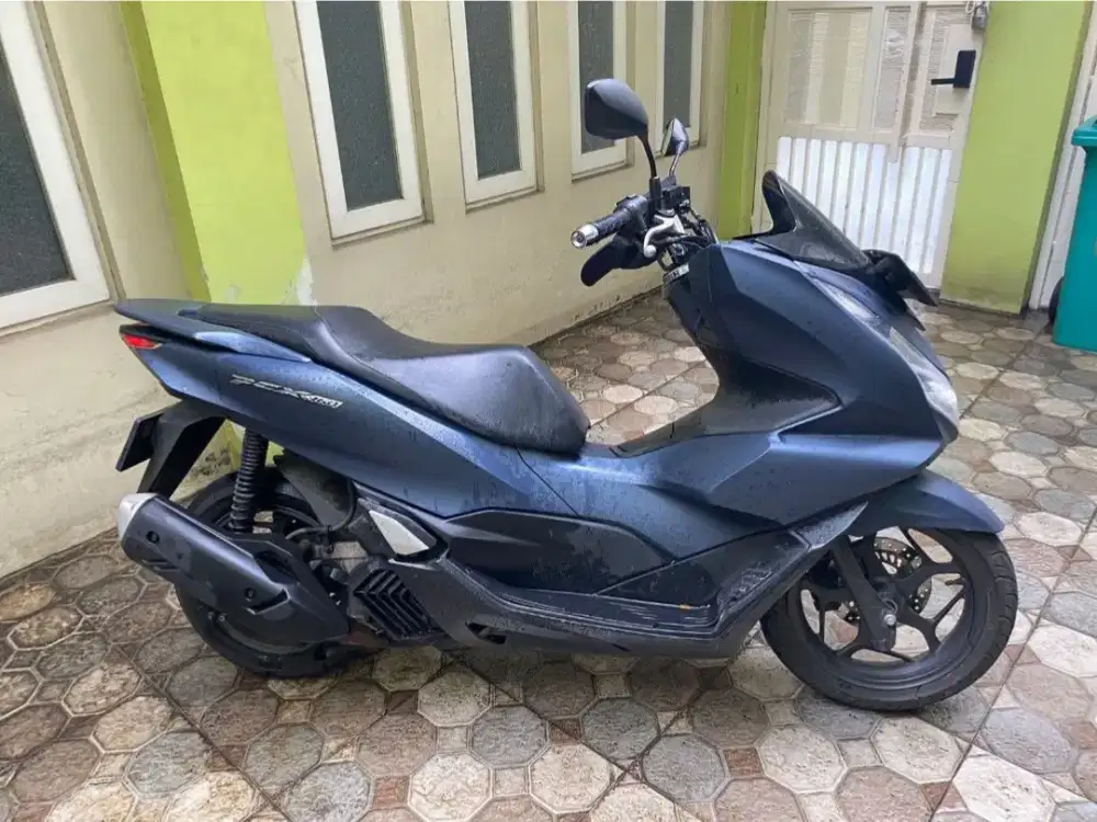 Motor Honda PCX CBS 2023 Biru Doff