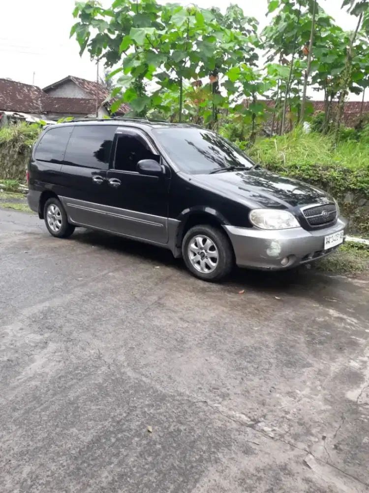 MOBIL KIA SEDONA E MT 2005, PLAT MAGELANG, JAWA TENGAH, TANGAN PERTAMA