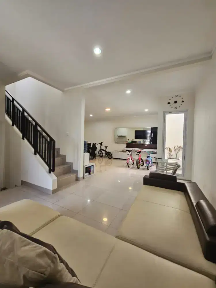 SEWA RUMAH SIAP HUNI FULL FURNISH DI  CYNTHIA SUMMARECON BANDUNG