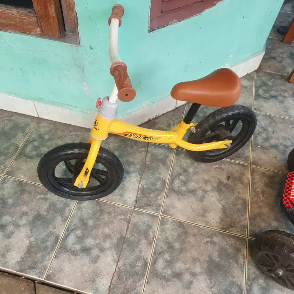 Balance bike bekas