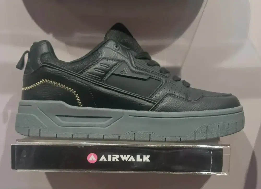 Sepatu merk airwalk