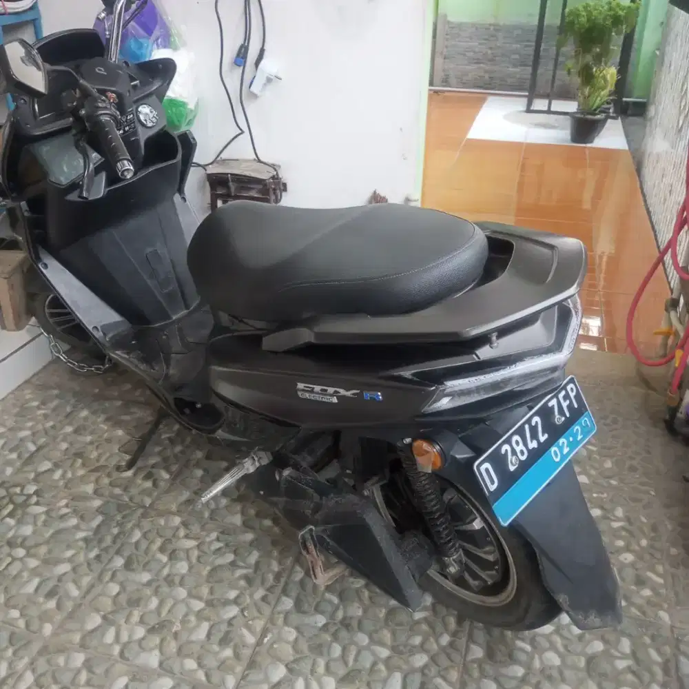 Motor listrik Polytron fox R