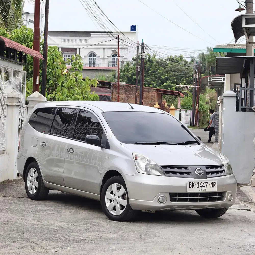 Nissan Grand Livina 1.5 XV Automatic Tahun 2008