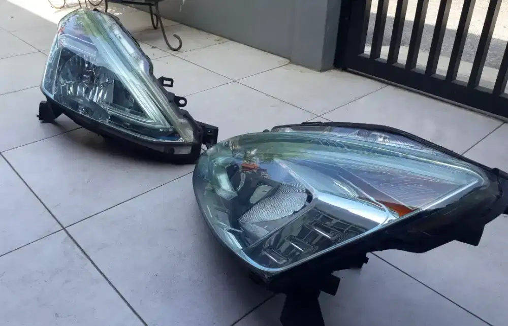 Head light grand livina 2014, sepasang.