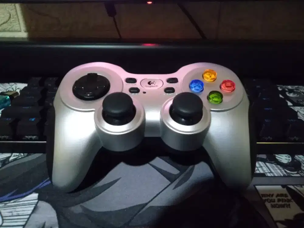 Logitech F710 Wireless Gamepad