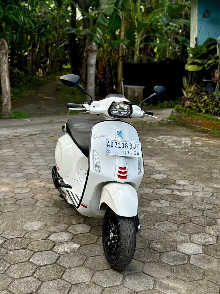 Vespa Sprint S 2023 plat AD karanganyar
