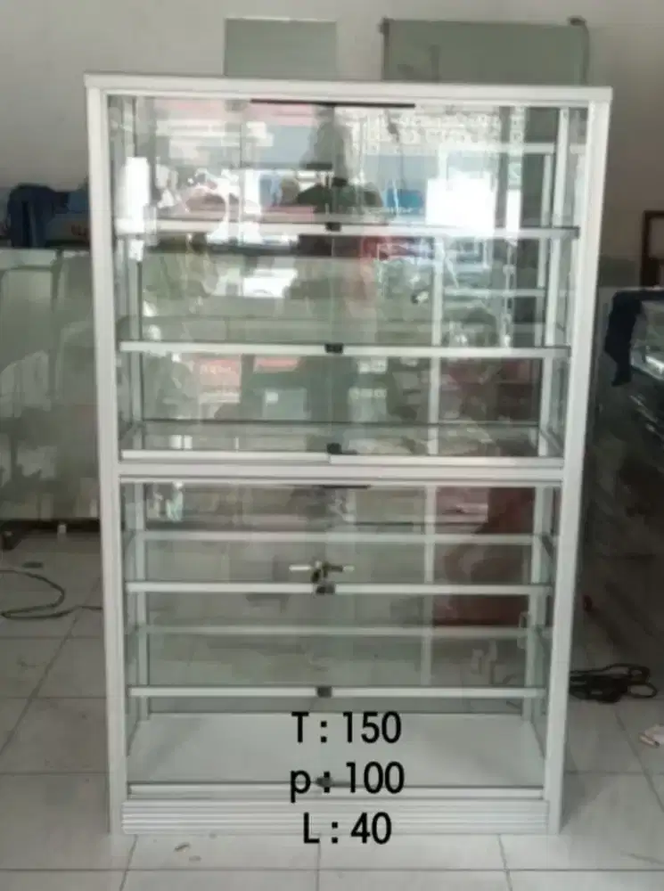 Di jual Rak kaca 5 susun